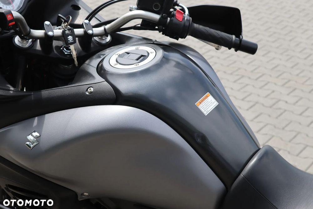 Suzuki V-STROM - 17