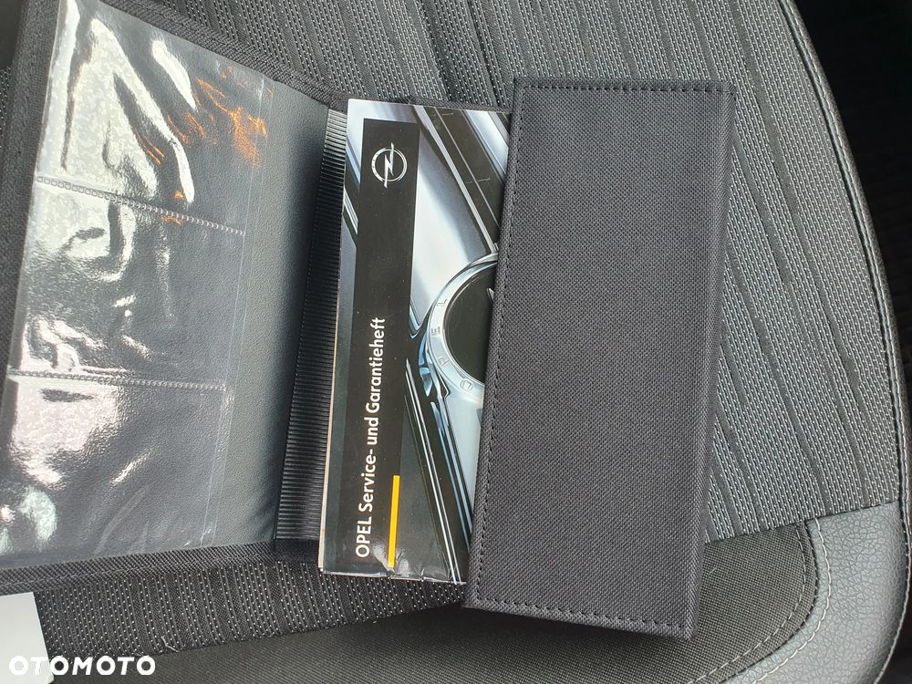 Opel Astra ver-iv-1-4-t-cosmo - 14