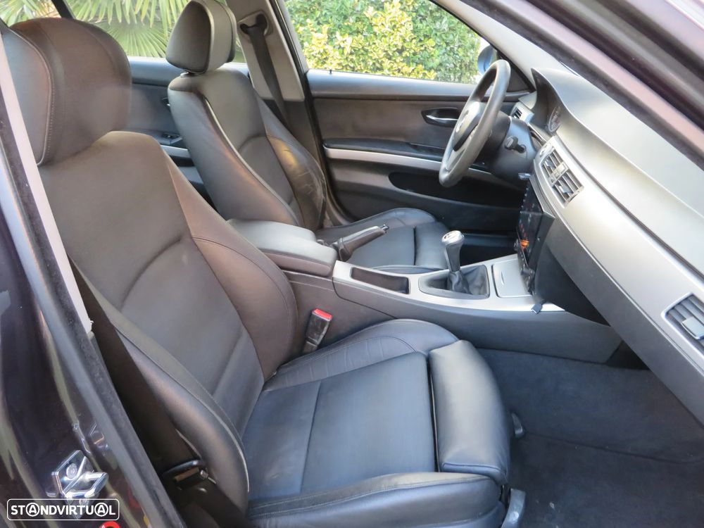 BMW 320 d - 17