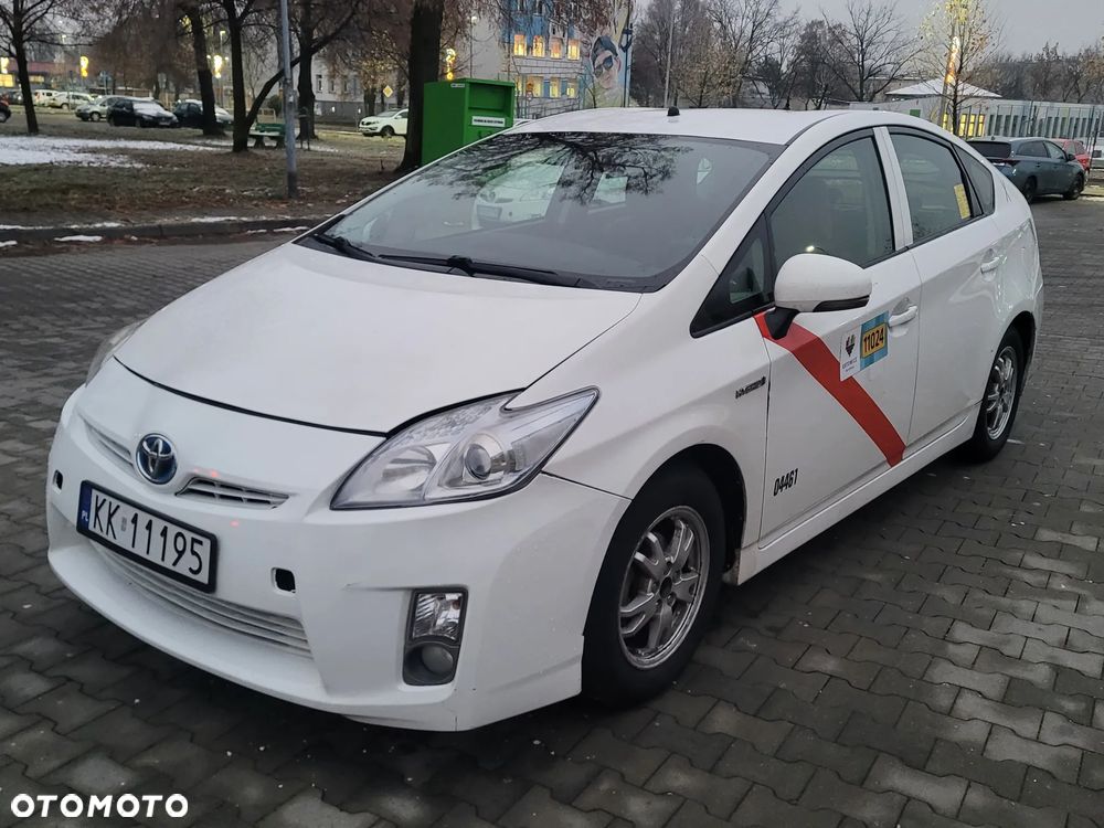 Toyota Prius (Hybrid) - 1