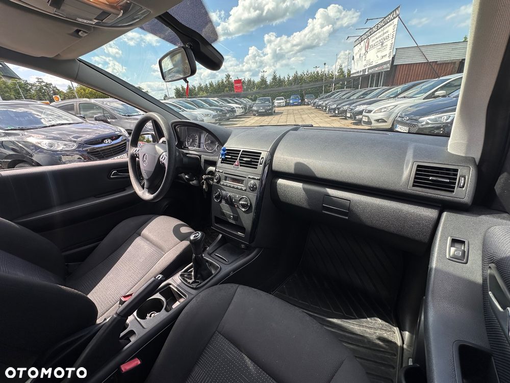 Mercedes-Benz Klasa A 160 BlueEFFICIENCY Elegance - 24