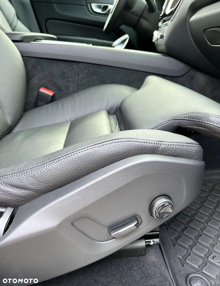 Volvo XC 60 B4 D AWD Inscription - 8