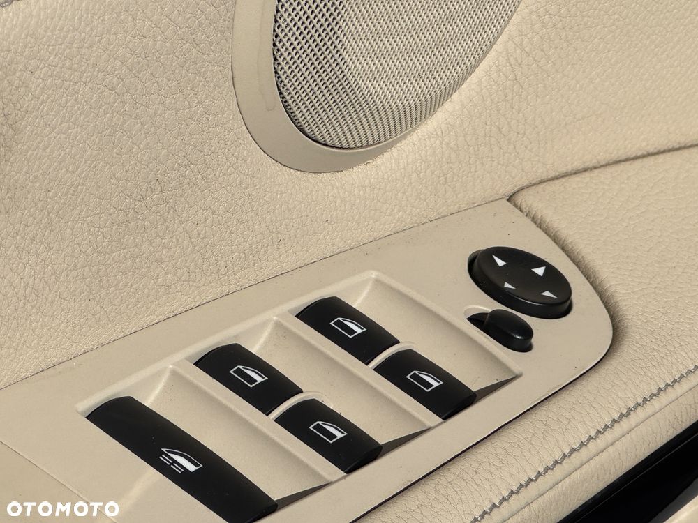 BMW Seria 3 320i - 19