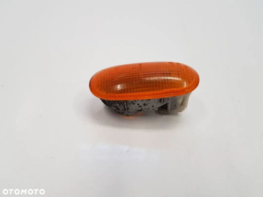 Kierunkowskaz boczny błotnika Mitsubishi Colt 6r0191048 - 2