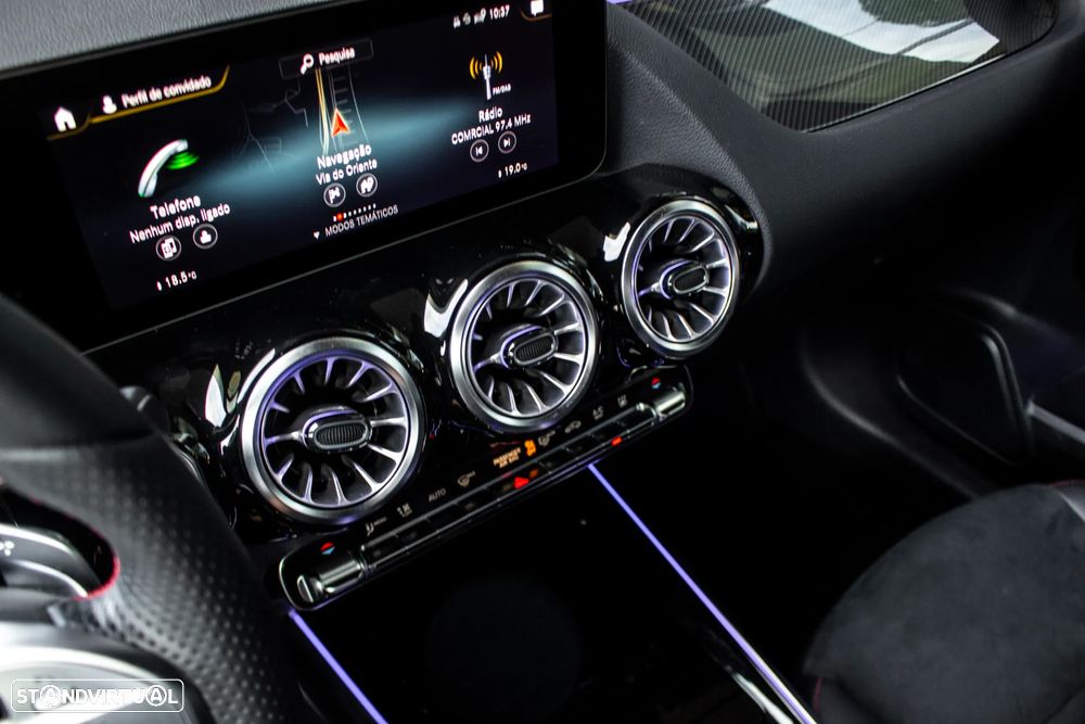 Mercedes-Benz GLA 250 e AMG Line - 26