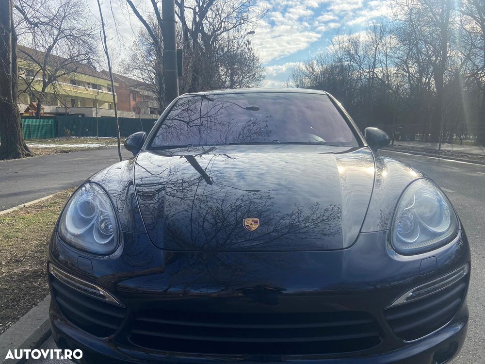 Porsche Cayenne - 1