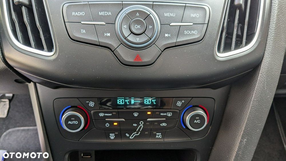 Ford Focus - 24