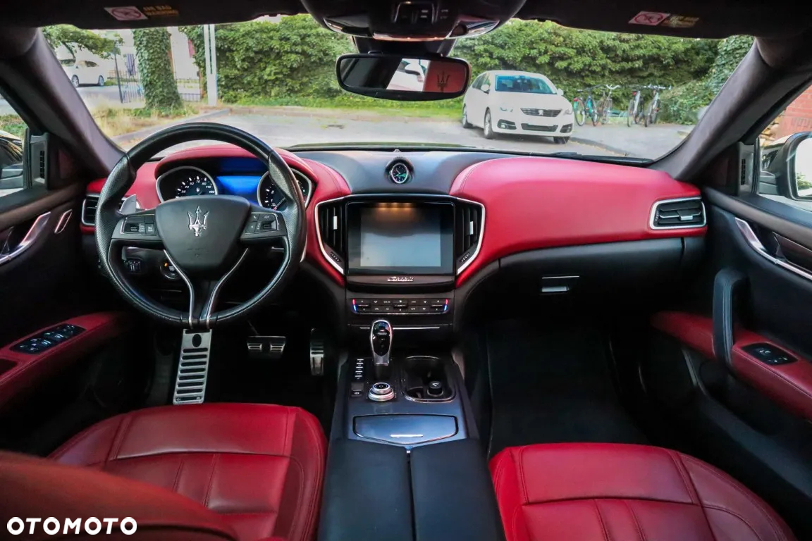 Maserati Ghibli GranSport - 23
