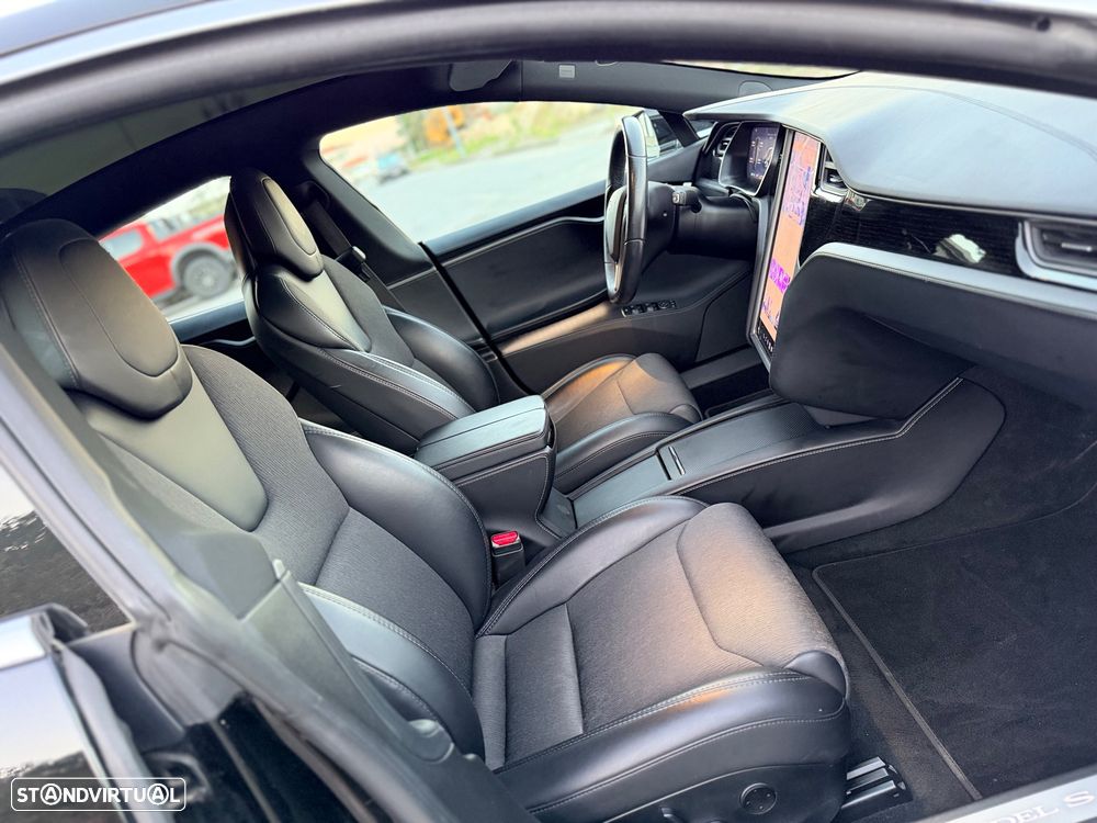 Tesla Model S - 12