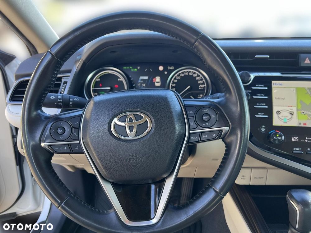Toyota Camry 2.5 Hybrid Executive CVT - 19
