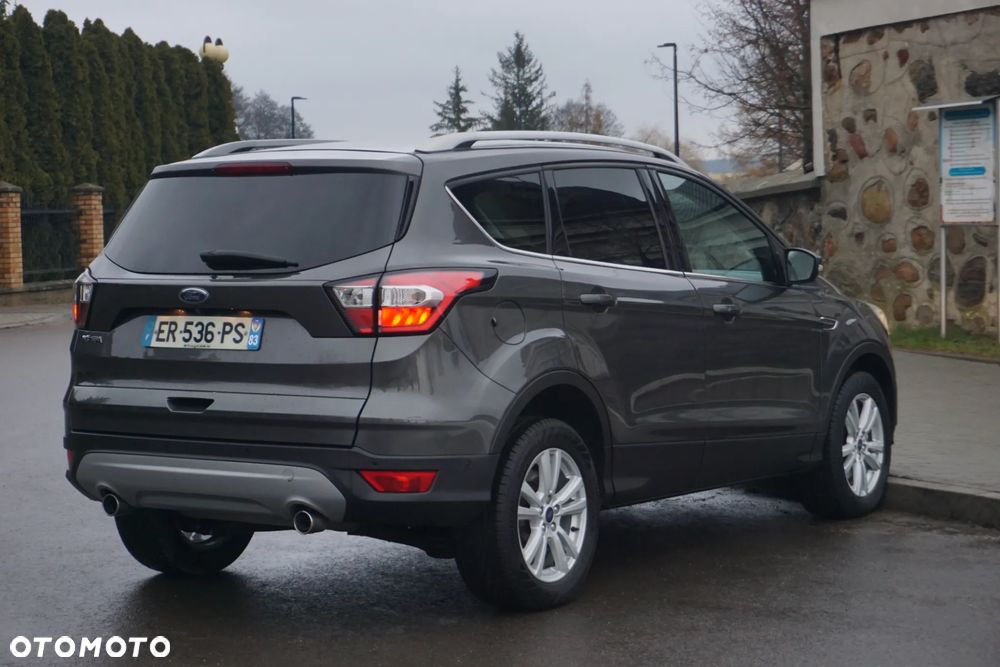 Ford Kuga 2.0 TDCi 2x4 Titanium - 11