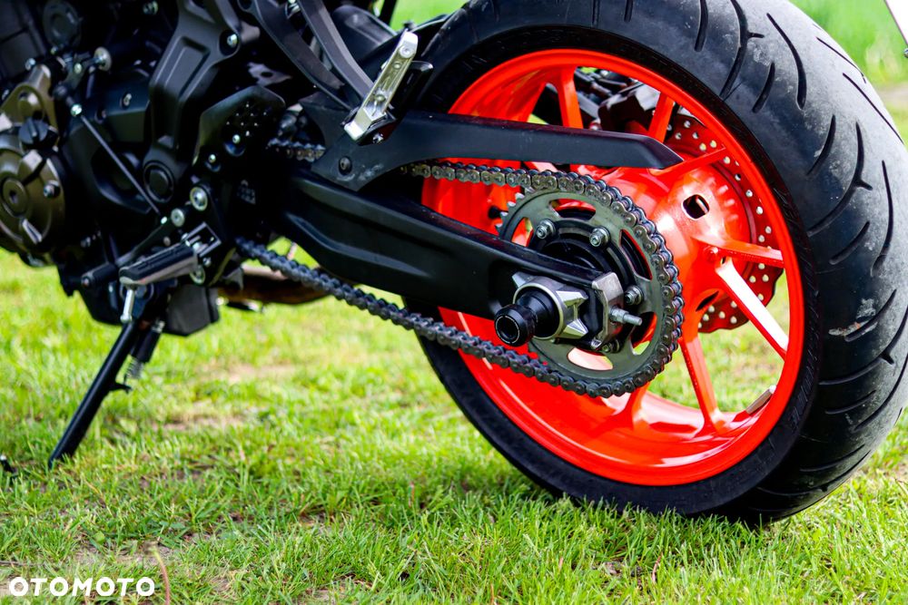 Yamaha MT - 8