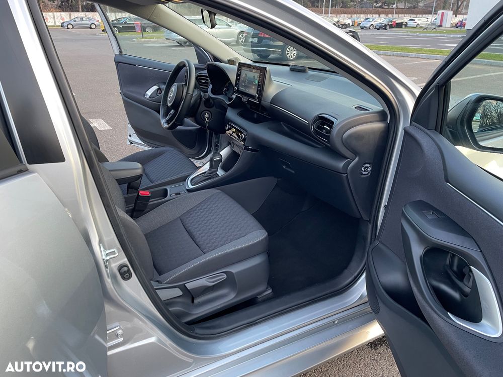 Toyota Yaris 1.5 VVT-i HSD Dynamic - 10