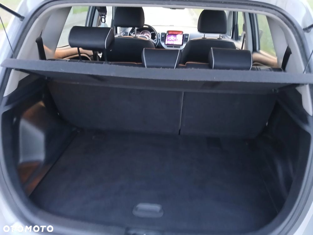 Kia Venga 1.4 CVVT Business Line - 33