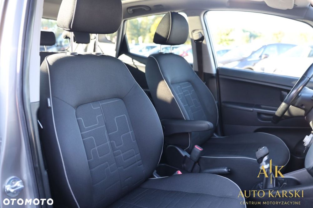 Kia Venga - 38