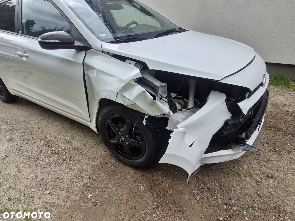 Hyundai i20 1.2 Intro Edition - 11