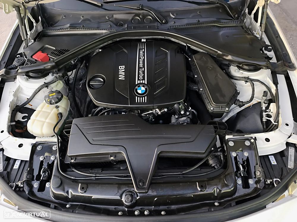 BMW 318 d Auto Line Sport - 28
