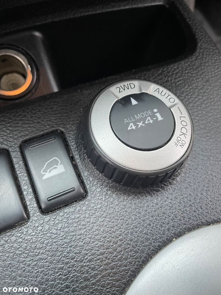 Nissan X-Trail 2.0 dCi 4x4 DPF Automatik SE - 23