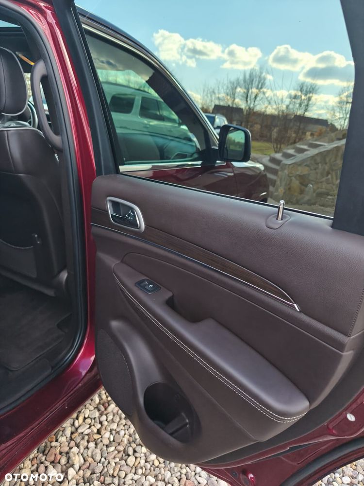 Jeep Grand Cherokee - 17