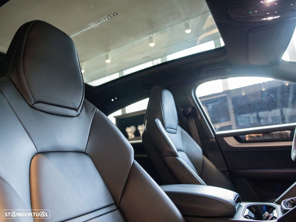 Porsche Cayenne Coupé E-Hybrid - 48