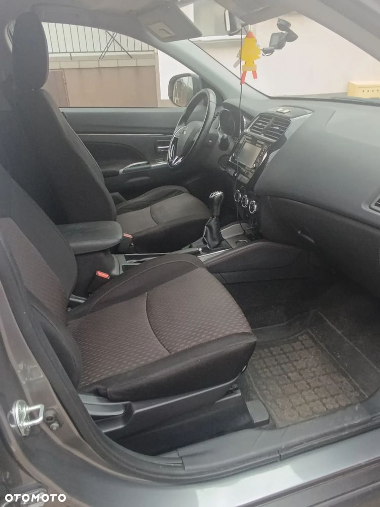 Mitsubishi ASX 1.6 Black Edition - 5