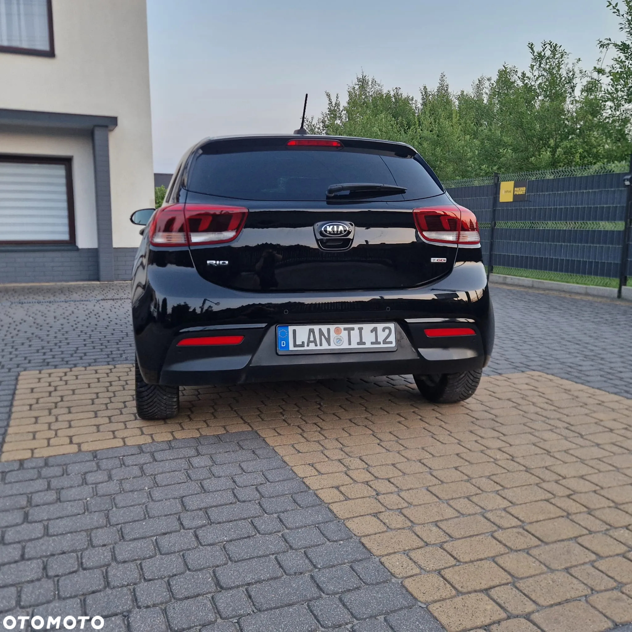 Kia Rio - 4