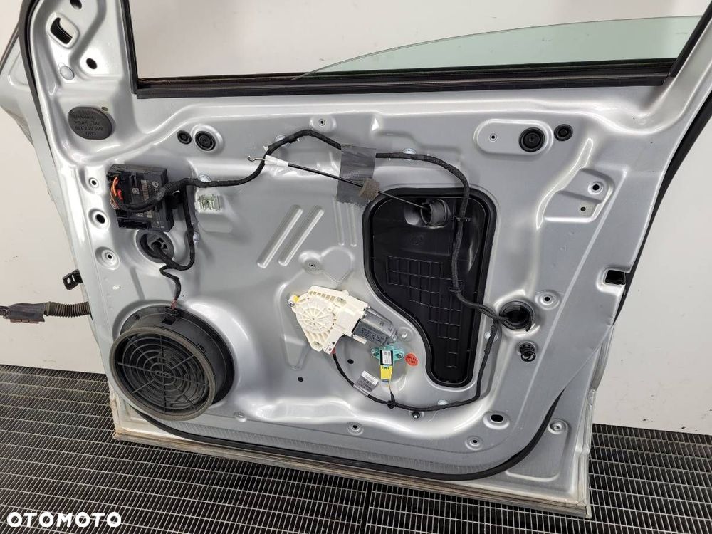 DRZWI PRZÓD PRZEDNIE PRAWE KOMPLETNE AUDI Q5 8R LX7W - 17