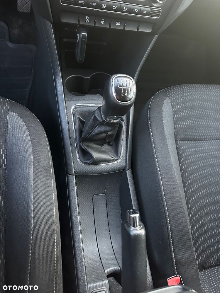 Skoda RAPID 1.2 TSI Ambition - 13