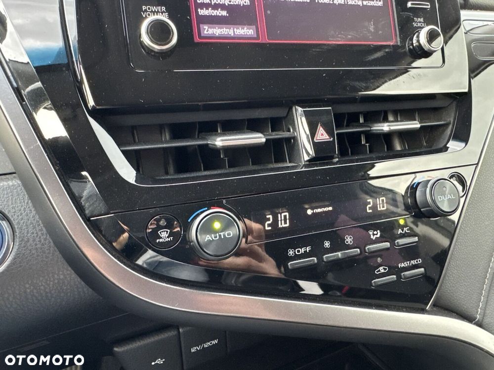 Toyota Camry - 25