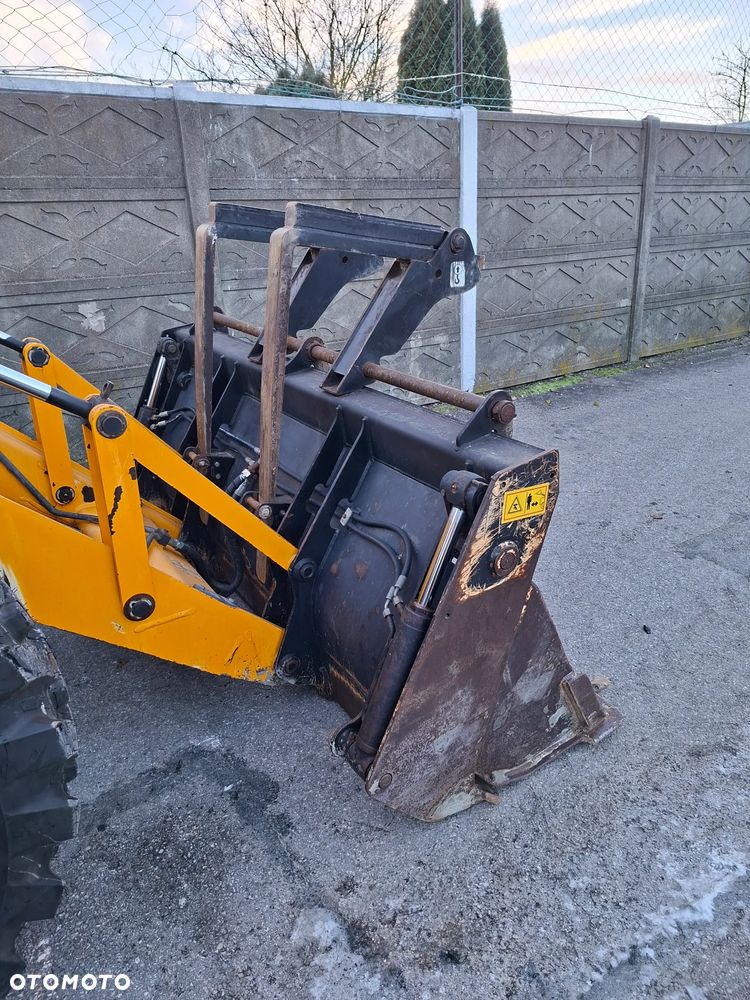 JCB 3 CX - 32