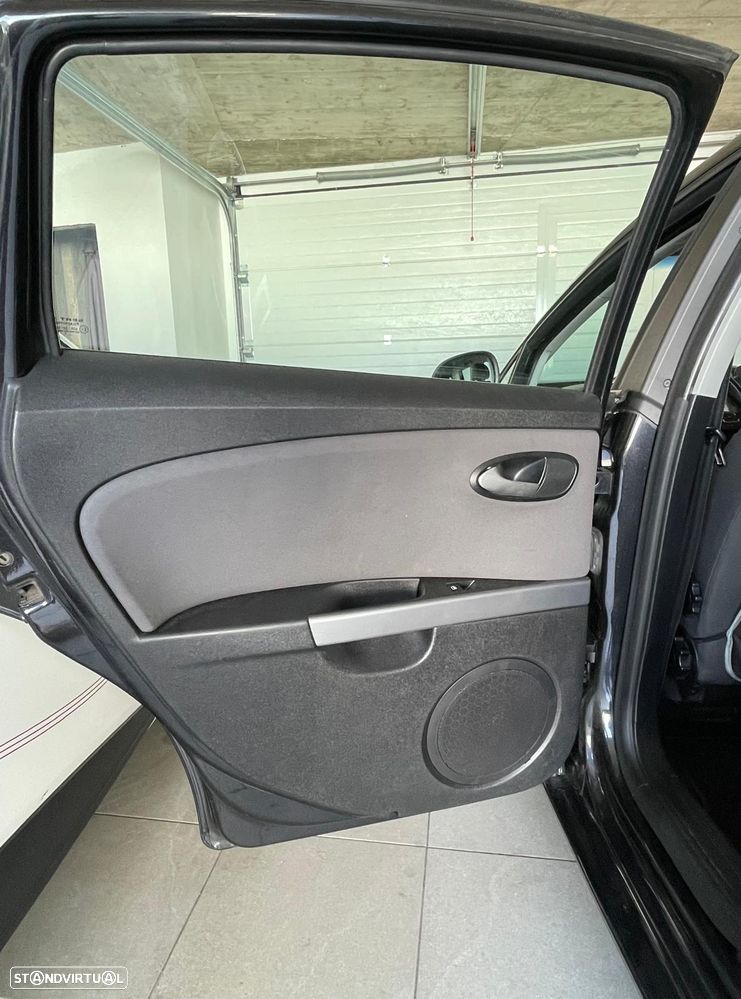 SEAT Leon 1.6 TDI ECOMOTIVE Style - 17