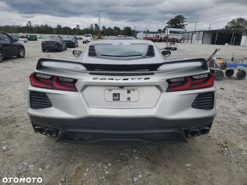 Chevrolet Corvette - 2