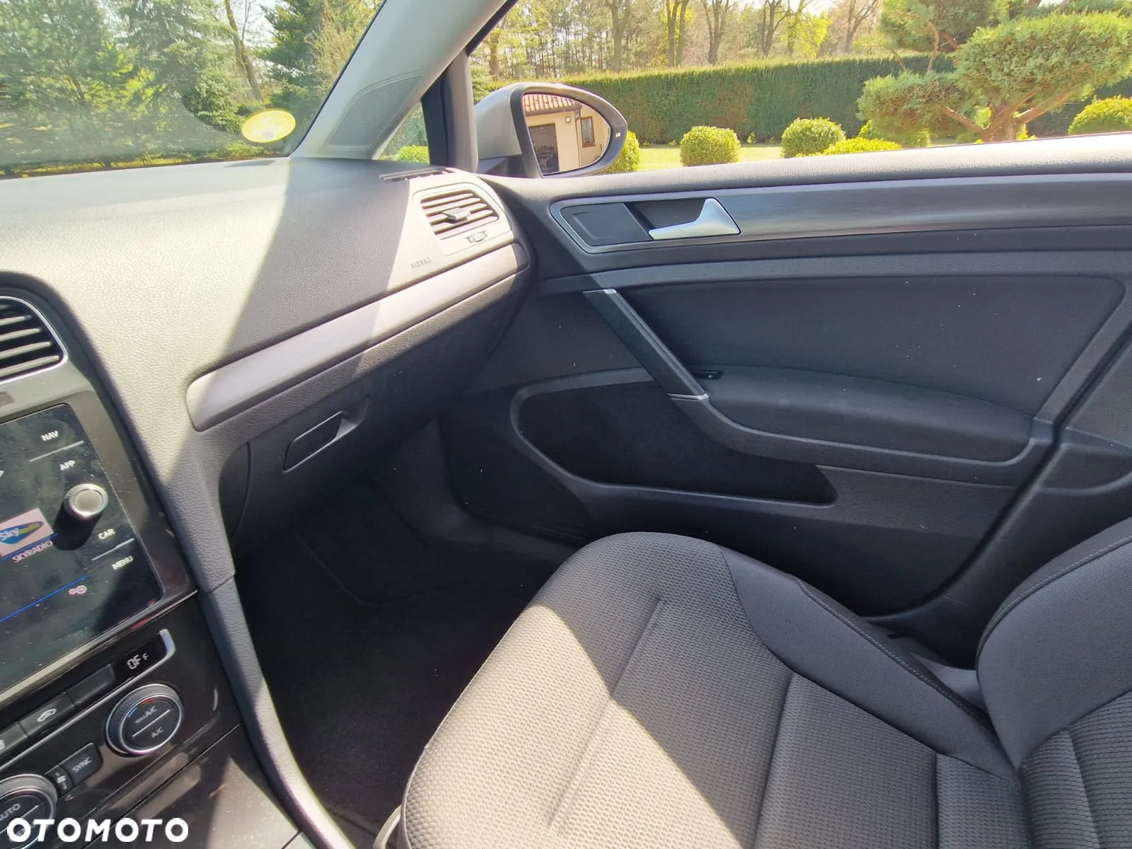 Volkswagen Golf - 21