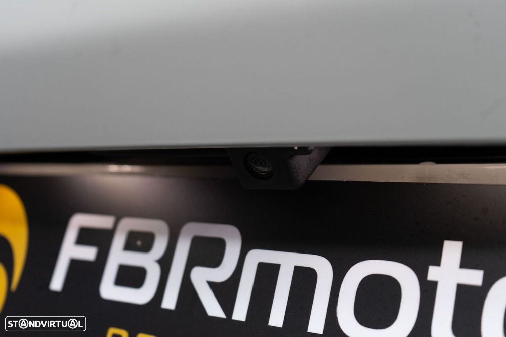 Porsche Panamera 4 E-Hybrid - 25