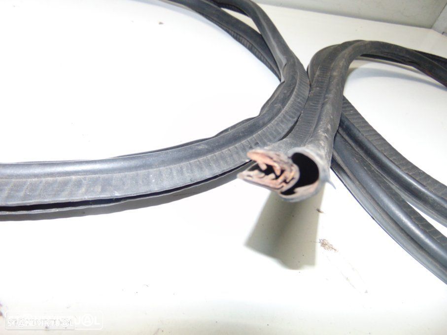 Toyota Corolla KE36 - borracha da mala - 2