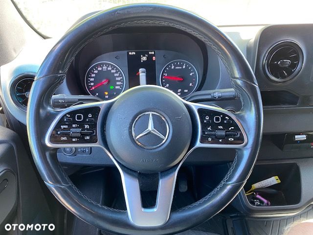 Mercedes-Benz Sprinter - 23