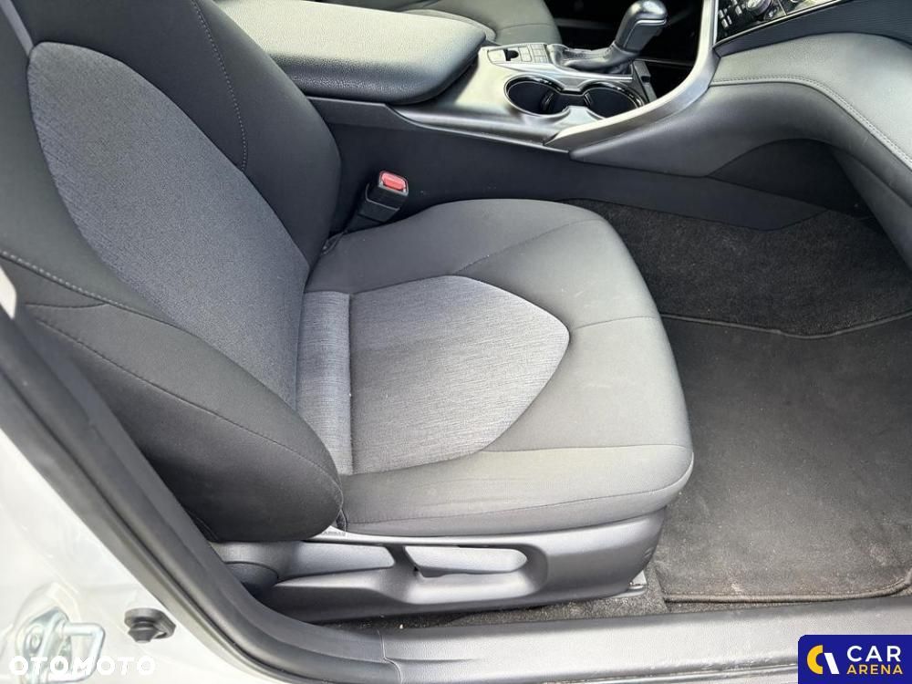 Toyota Camry - 22