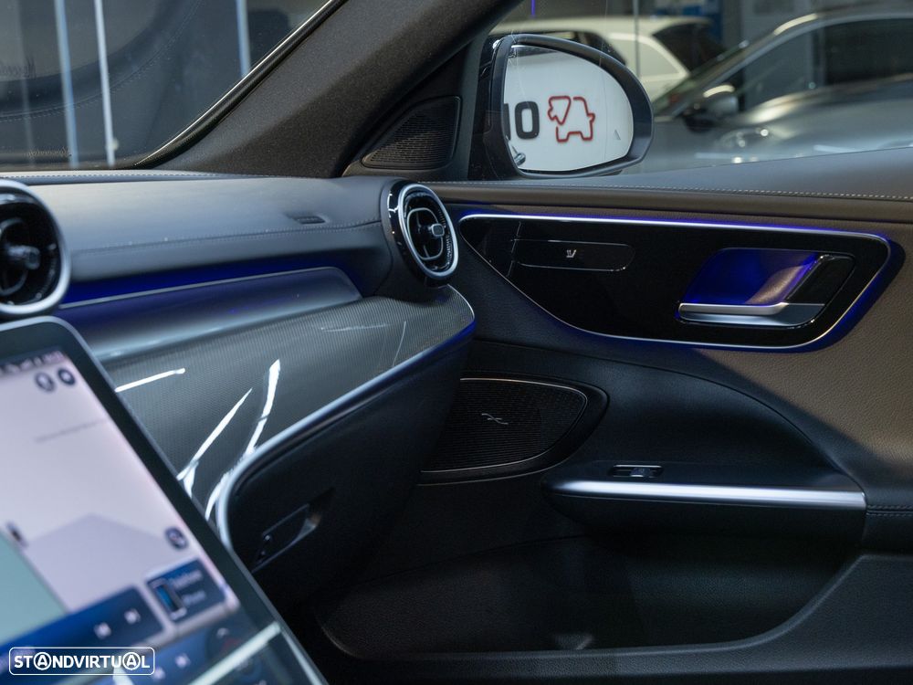 Mercedes-Benz C 300 e T 9G-TRONIC AMG Line - 12