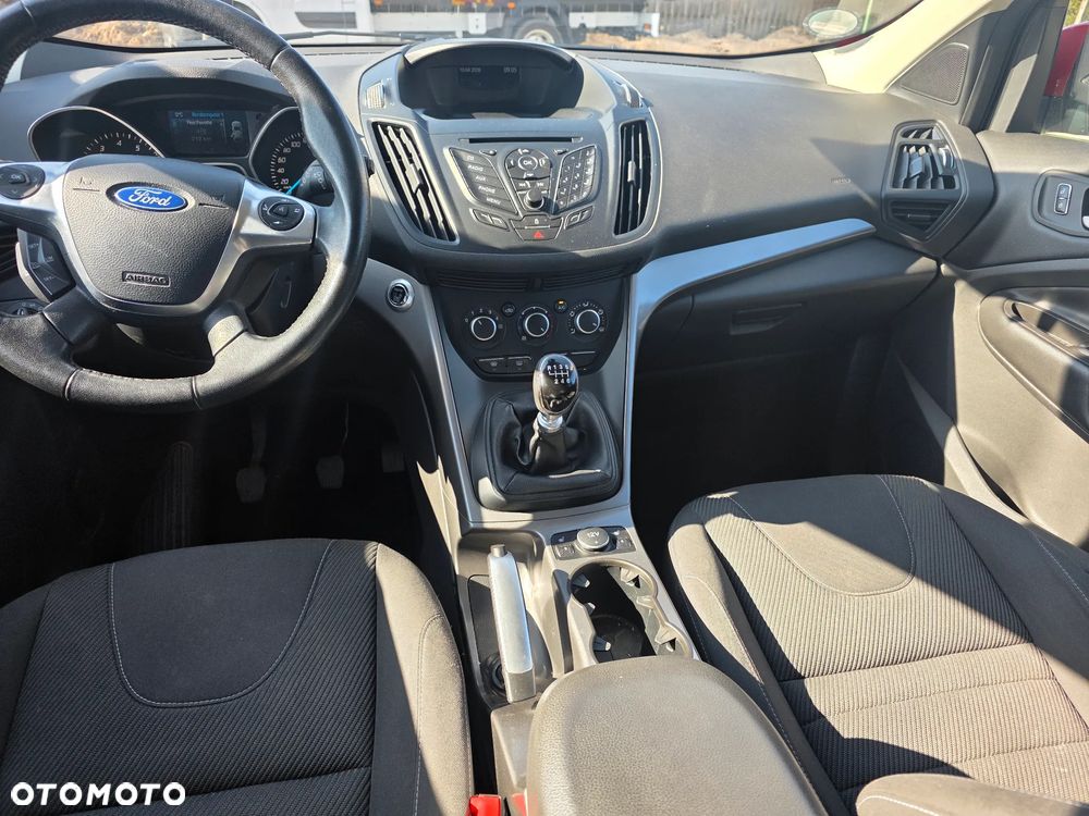 Ford Kuga 1.5 EcoBoost 2x4 Individual - 9