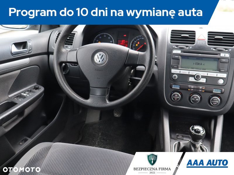 Volkswagen Jetta - 8