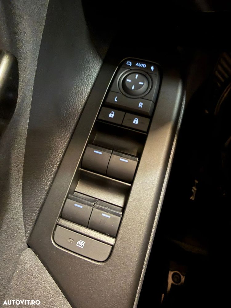 Toyota C-HR 1.8 HEV 140 CP 4x2 CVT Exclusive - 18