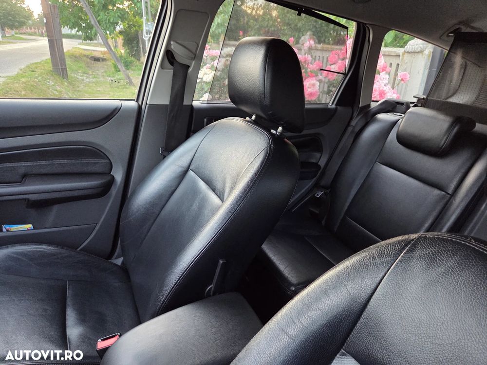 Ford Focus - 14