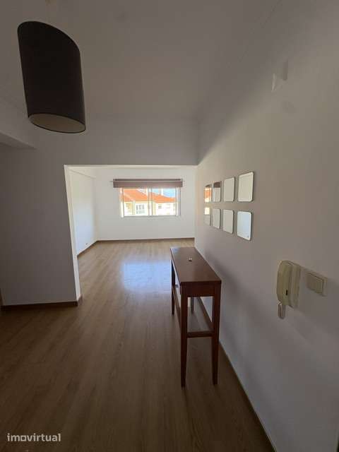 Apartamento T2 em Carcavelos, pronto a habitar - Grande imagem: 2/14