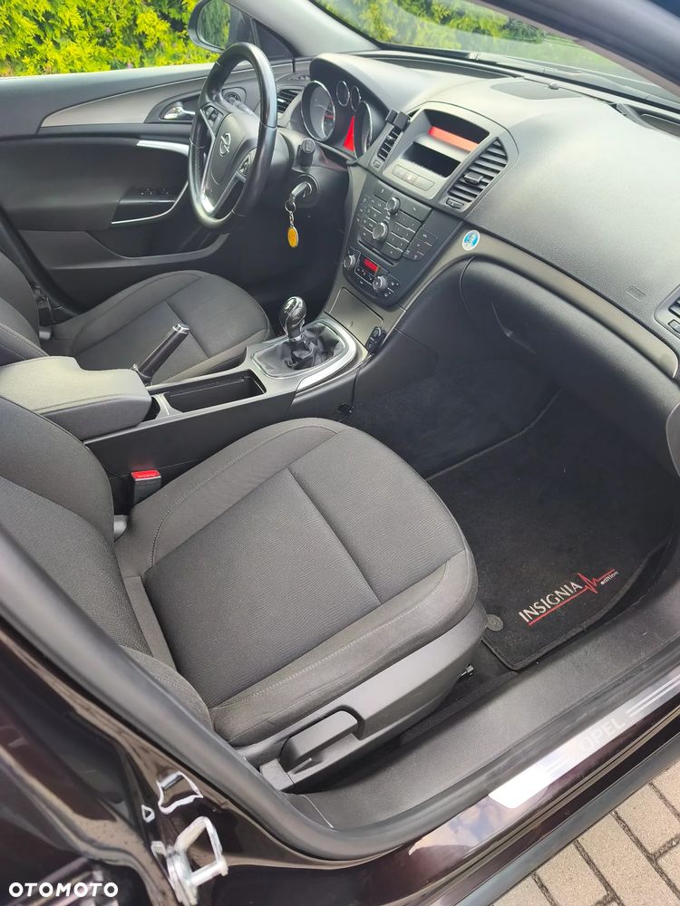 Opel Insignia 1.8 - 10