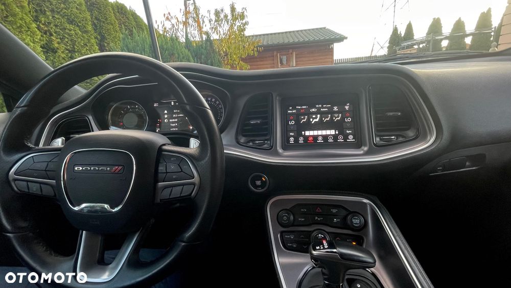 Dodge Challenger - 4