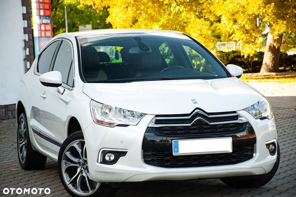 Citroën DS4 HDi 165 SoChic - 1
