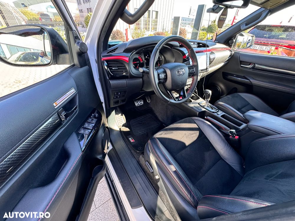 Toyota Hilux 2.8D 204CP 4x4 Double Cab AT GR Sport - 25