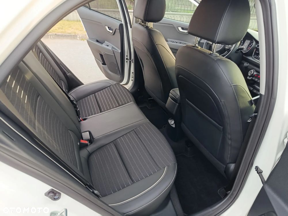 Kia Rio 1.0 T-GDI 120 Mild-Hybrid GT Line - 8