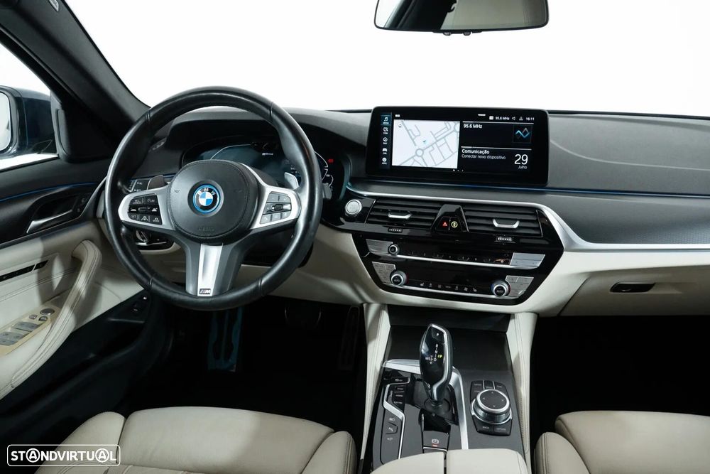 BMW 545 e xDrive Line Luxury - 20
