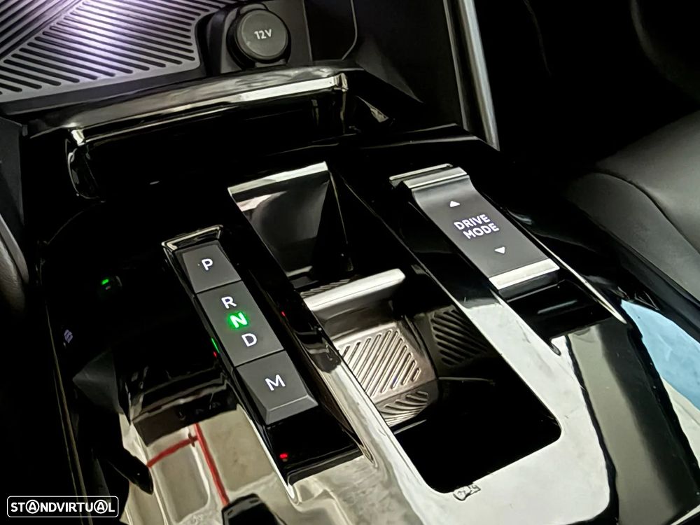 Citroën C4 PureTech 155 Stop&Start EAT8 SHINE - 19